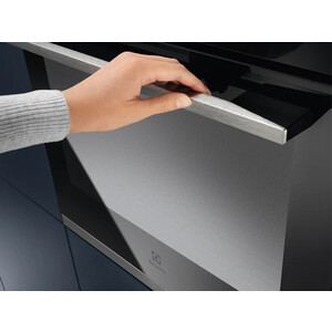 Электрический духовой шкаф Electrolux OKD5C51X