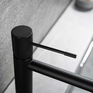 Смеситель для раковины Vincea Desire черный (VBF-1D1MB)