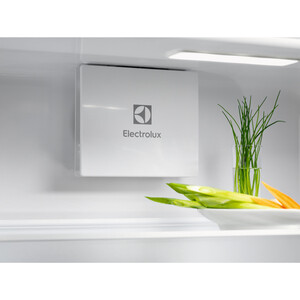 Встраиваемый холодильник Electrolux LND5FE18S
