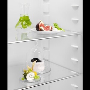 Встраиваемый холодильник Electrolux LRB3AE12S