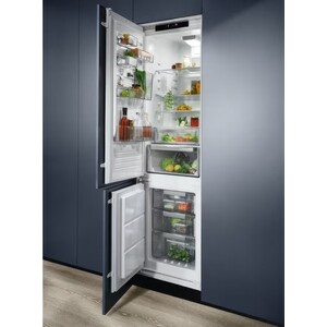 Встраиваемый холодильник Electrolux LNS9TE19S