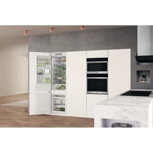 Встраиваемый холодильник Whirlpool WHC20 T352