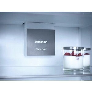 Встраиваемый холодильник Miele K 7747 D