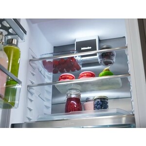 Встраиваемый холодильник Miele KFN 7795 C