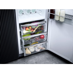 Встраиваемый холодильник Miele K 7747 C
