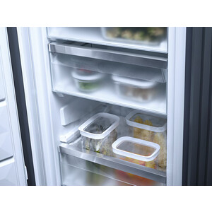 Встраиваемая морозильная камера Miele FNS 7740 D