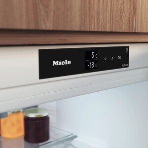 Холодильник Miele KFN 7844 C