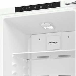 Встраиваемый холодильник Hotpoint HBT 18