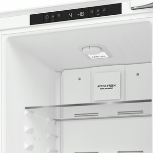 Встраиваемый холодильник Hotpoint HBT 20