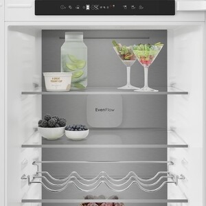 Встраиваемый холодильник Hotpoint HSBT 18IXE