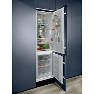 Встраиваемый холодильник Electrolux ENC8MD19S