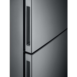 Холодильник Electrolux LNT7ME36X3