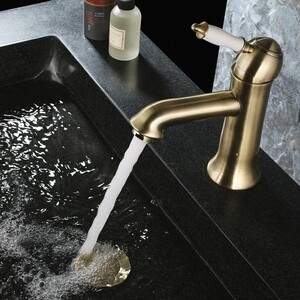 Смеситель для раковины Lemark Villa (LM4806B)