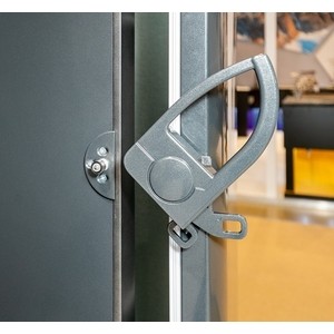 Холодильный шкаф для хранения шуб Graude PK 70.0