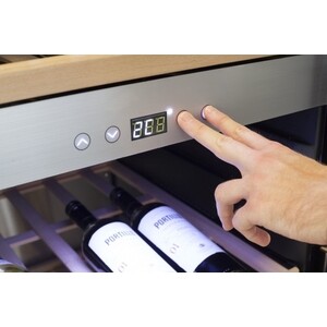 Винный шкаф Caso WineChef Pro 180