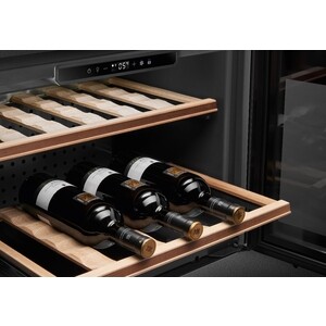 Встараиваемый винный шкаф Smeg CVI621NR3