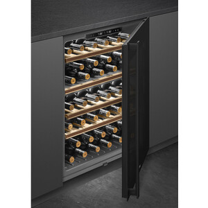 Встараиваемый винный шкаф Smeg CVI638RN3