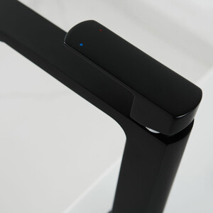 Смеситель для раковины Vincea Next черный (VBF-1N1MB)