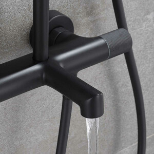 Душевая система Vincea Desire с термостатом, черная (VSFS-1D1TMB)