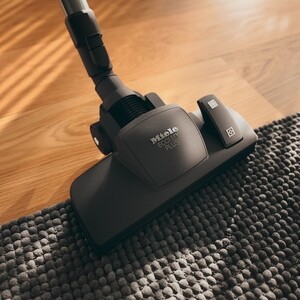 Пылесос с контейнером Miele Blizzard CX1 Cat&Dog Mango Red