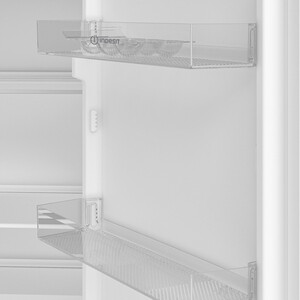 Встраиваемый холодильник Indesit IBH 20