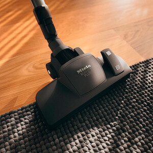 Пылесос с контейнером Miele Blizzard CX1 Comfort Obsidian Black