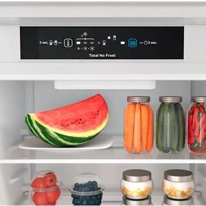 Встраиваемый холодильник Indesit INC18 T311