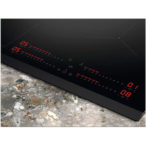 Индукционная варочная панель Electrolux EIS82453