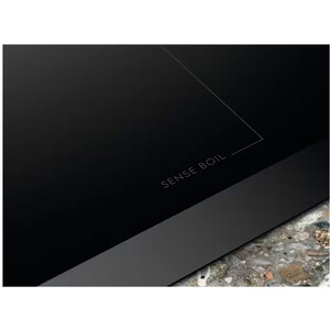 Индукционная варочная панель Electrolux EIS82453