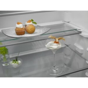 Встраиваемый холодильник Electrolux ENP7TD75S