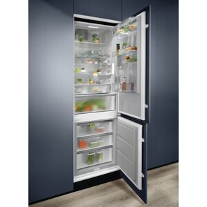 Встраиваемый холодильник Electrolux KNP7TE75S