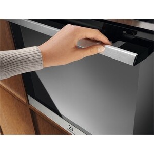 Электрический духовой шкаф Electrolux LOE8F38X