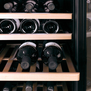 Винный шкаф Caso WineComfort 240 Smart