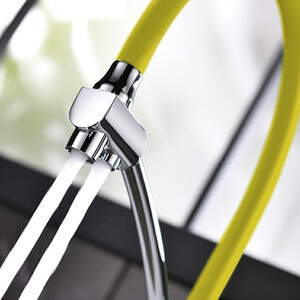 Смеситель для кухни Lemark Comfort с гибким изливом и подключением к фильтру, хром/желтый (LM3070C-Yellow)